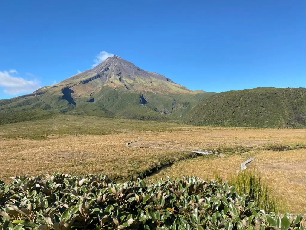 pouakai crossing hikes in taranaki